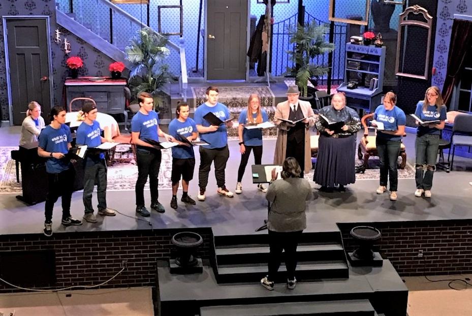 M州立合唱团的学生在2022年秋季艺术节期间唱歌